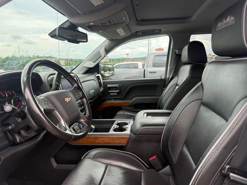 Used 2018 Chevrolet Silverado 1500 High Country AWD/4WD image 4