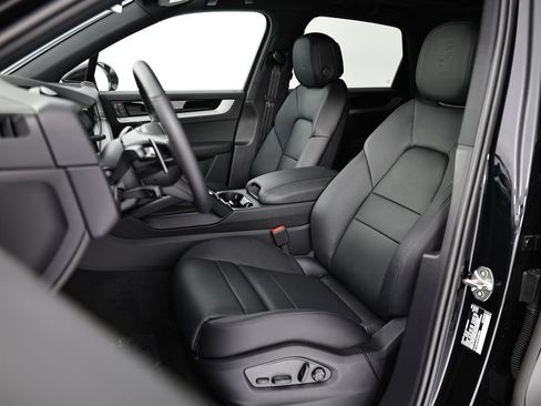 New 2026 Porsche Cayenne AWD/4WD image 5