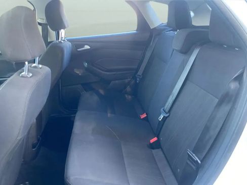 Used 2017 Ford Focus SE FWD image 25