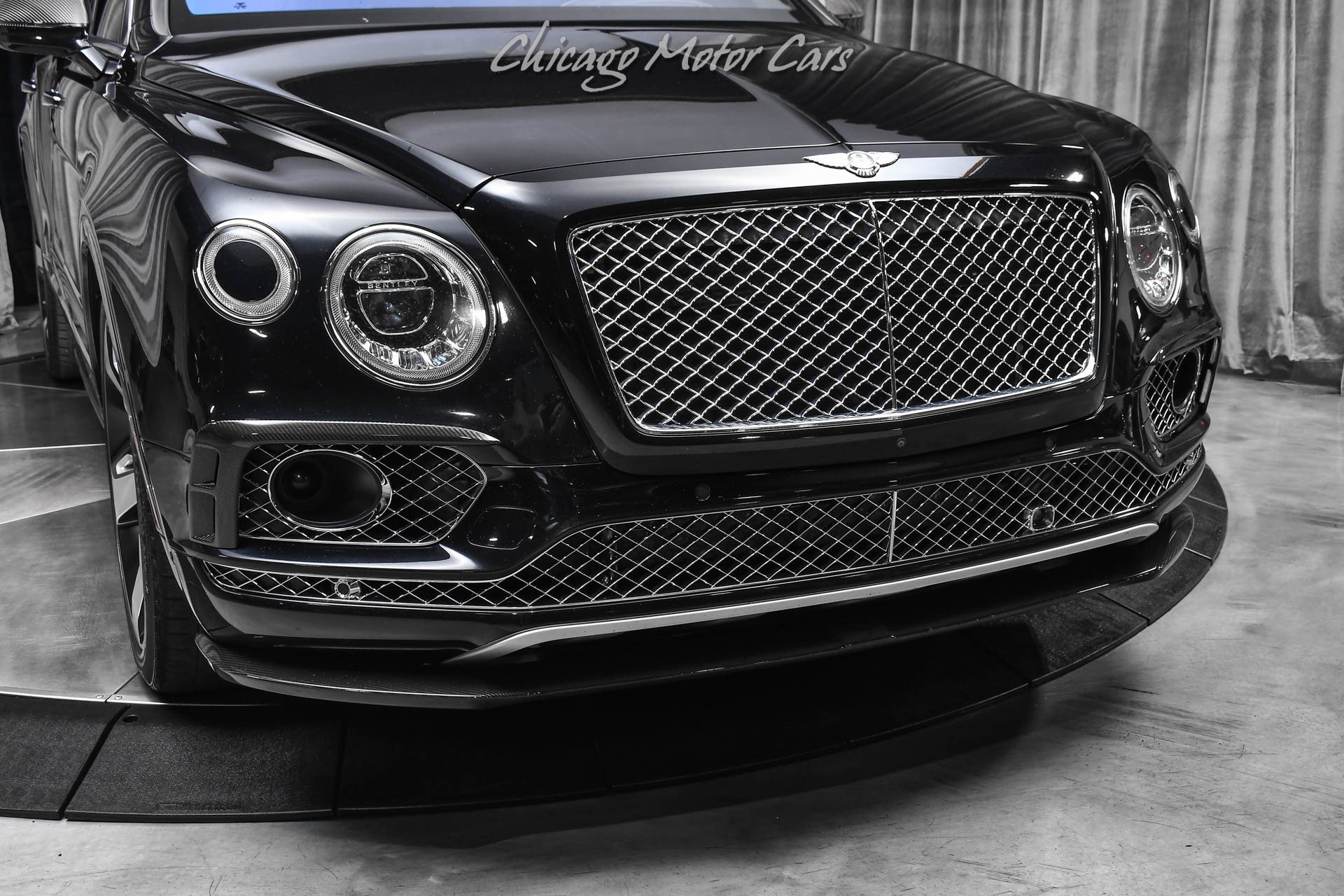 Used 2017 Bentley Bentayga AWD/4WD image 60