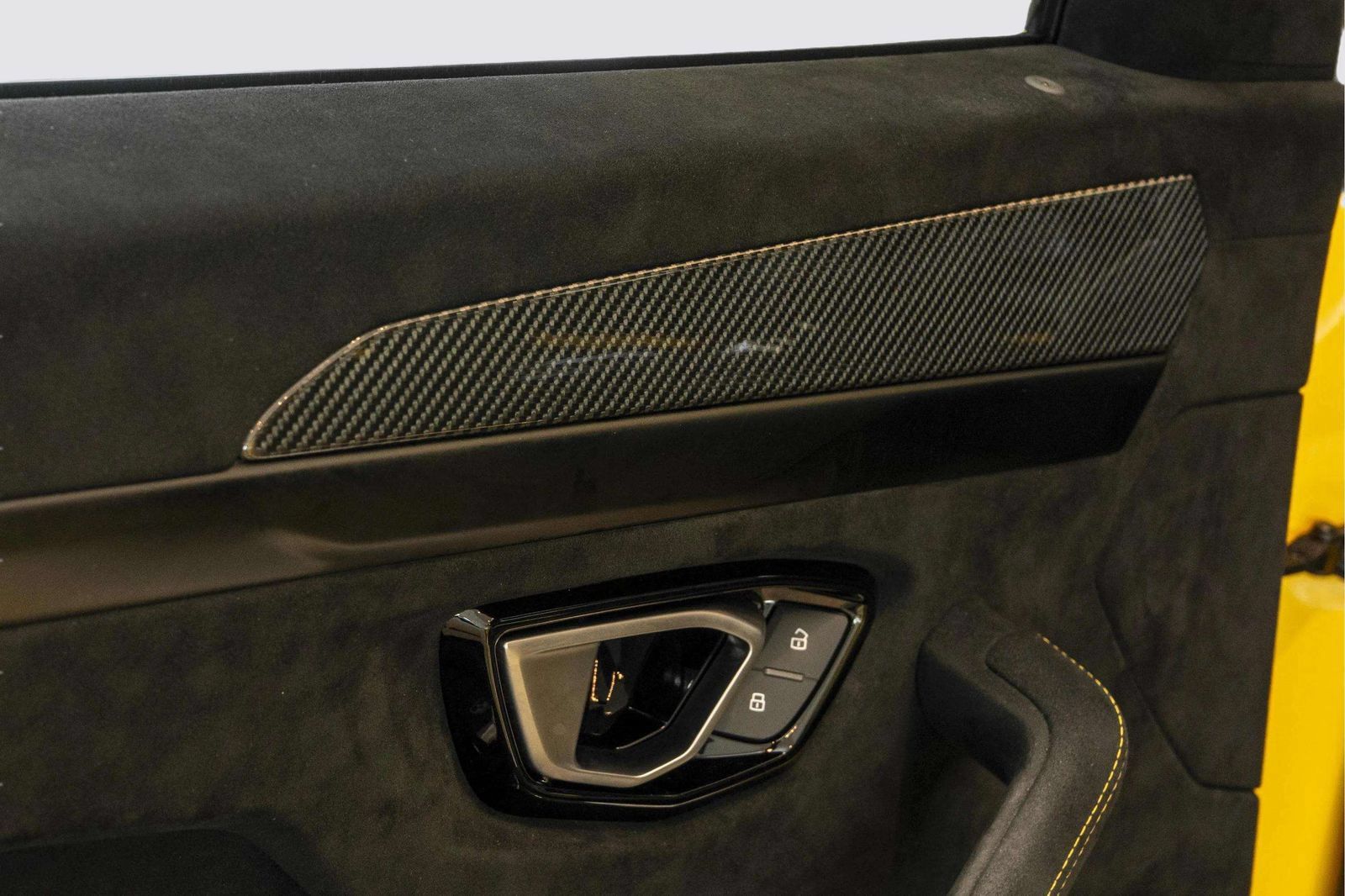 Used 2024 Lamborghini Urus Performante AWD/4WD image 29