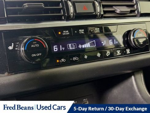 Used 2023 Nissan Pathfinder SV w/ SV Premium Package AWD/4WD image 21
