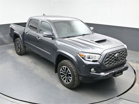 Used 2020 Toyota Tacoma TRD Sport w/ Blackout Package image 32