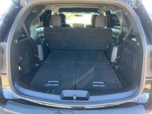 Used 2018 Ford Explorer XLT image 23