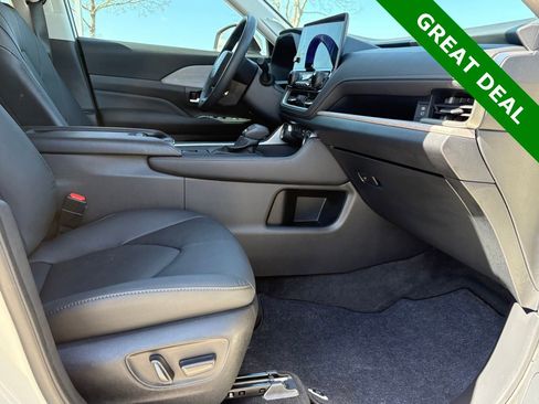Used 2024 Toyota Grand Highlander Limited image 40