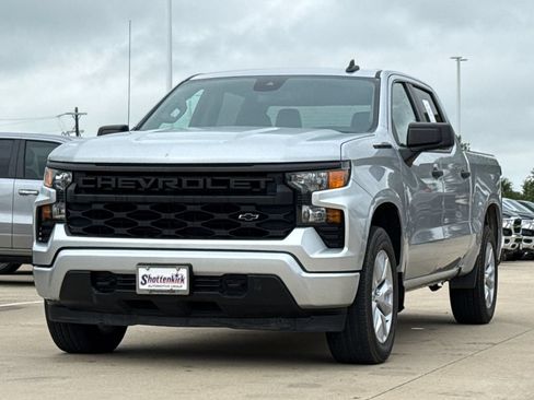 Used 2022 Chevrolet Silverado 1500 Custom w/ LPO, Dark Essentials Package AWD/4WD image 3