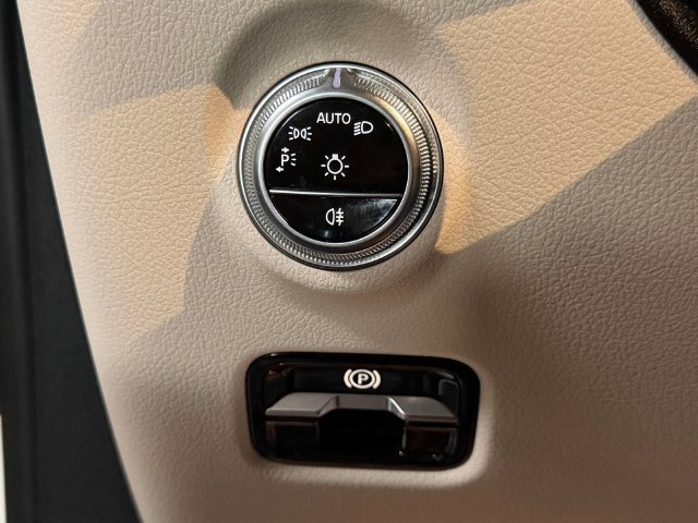 Certified 2023 Mercedes-Benz C 300 4MATIC Sedan image 18