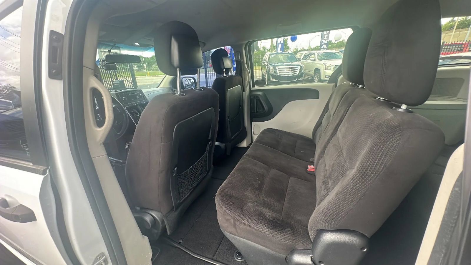 Used 2014 Dodge Grand Caravan American Value Package FWD image 39