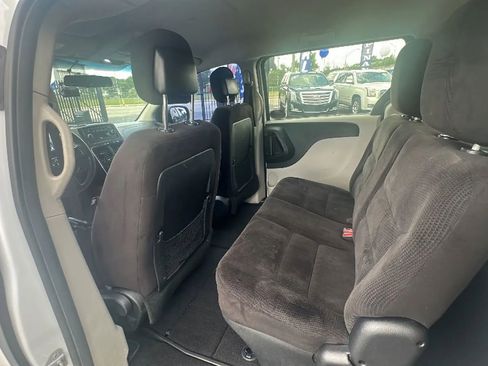 Used 2014 Dodge Grand Caravan American Value Package image 39