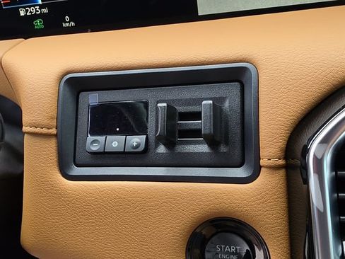 Certified 2025 Nissan Armada Platinum Reserve RWD image 29