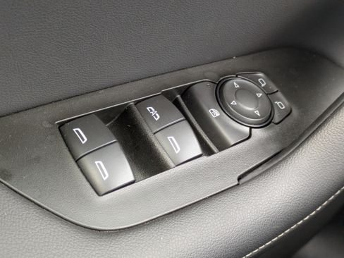 Used 2025 Chevrolet Blazer LT image 13