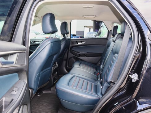 Used 2022 Ford Edge SEL w/ Sport Appearance Package image 16