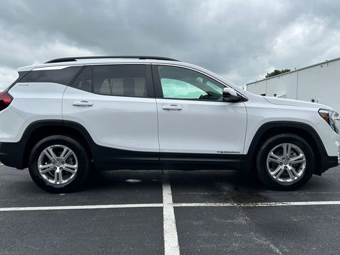 Used 2022 GMC Terrain SLE w/ Driver Convenience Package image 8
