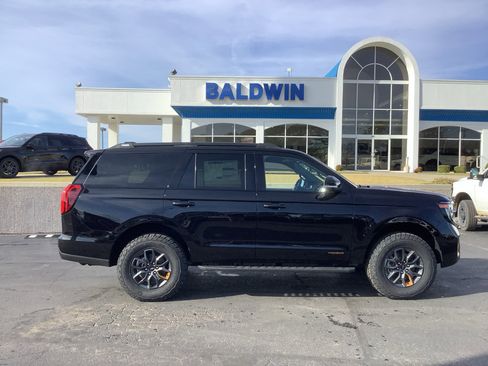 New 2025 Ford Expedition Tremor image 9