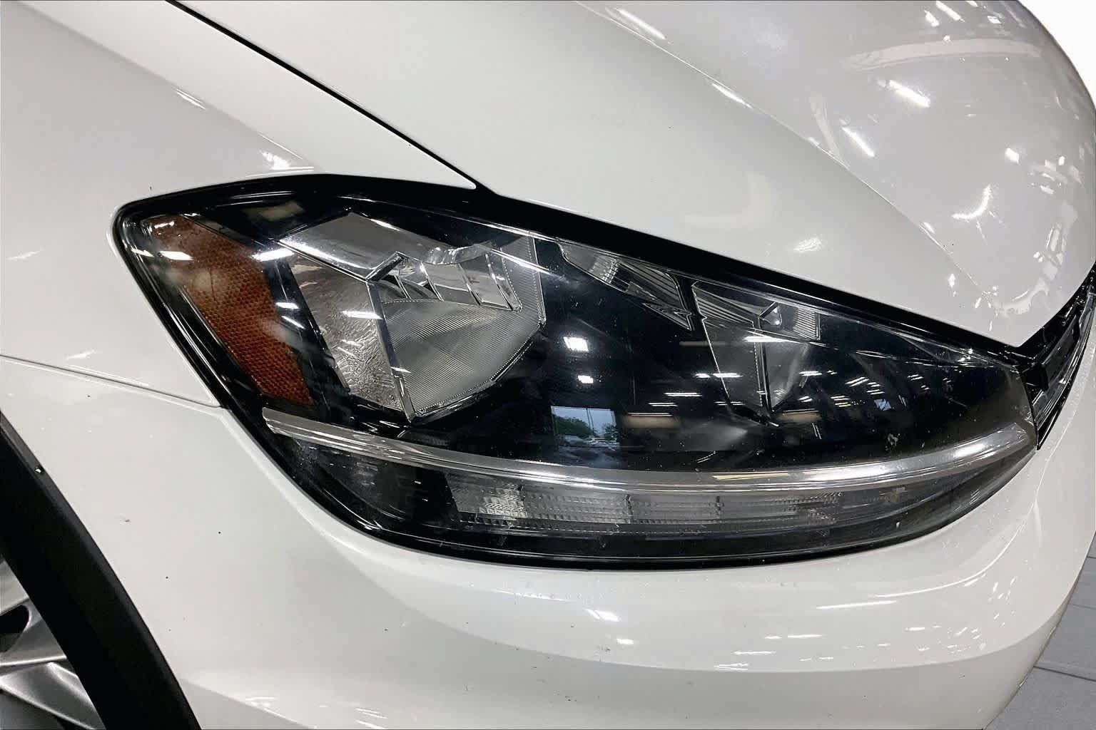 Used 2019 Volkswagen Golf Alltrack S AWD/4WD image 25