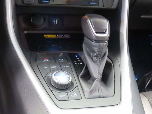 Used 2023 Toyota RAV4 Limited AWD/4WD image 9