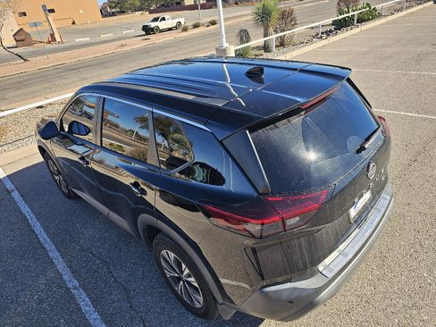 Used 2022 Nissan Rogue SV image 23