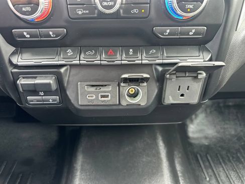 Used 2022 GMC Sierra 1500 SLT w/ X31 Off-Road Package AWD/4WD image 5
