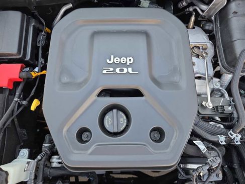 Used 2021 Jeep Wrangler Unlimited Sahara image 16