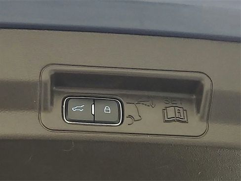 Used 2021 Ford Explorer King Ranch w/ Premium Technology Package image 36