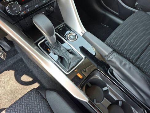 Used 2025 Mitsubishi Eclipse Cross ES image 15