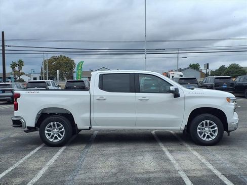New 2026 Chevrolet Silverado 1500 LT image 3