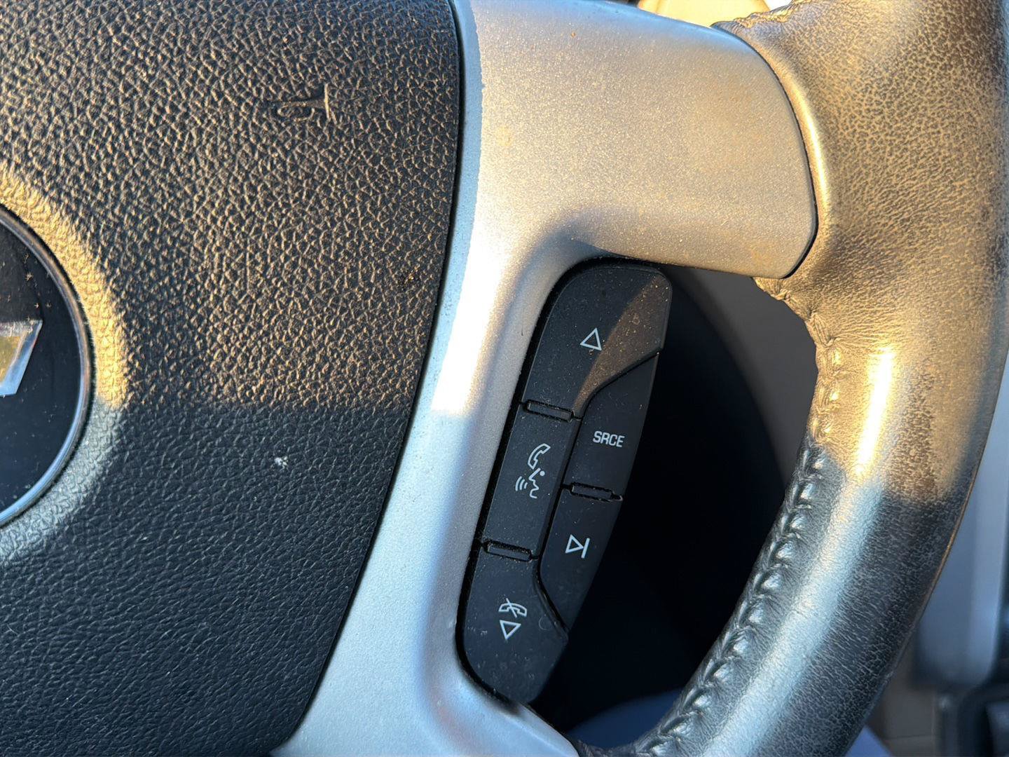 Used 2011 Chevrolet Traverse LTZ FWD image 12