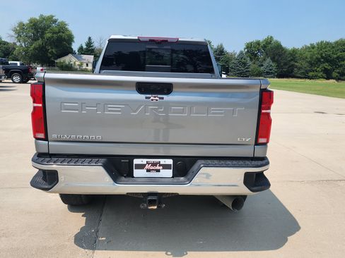 Certified 2026 Chevrolet Silverado 2500 LTZ w/ LTZ Convenience Package AWD/4WD image 5