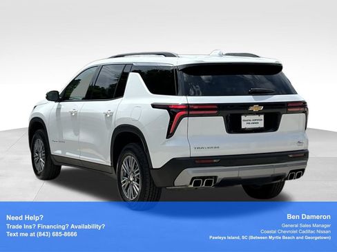 Used 2025 Chevrolet Traverse LT FWD image 13