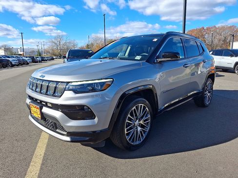 Certified 2022 Jeep Compass Limited w/ Elite Group image 3