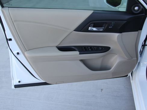 Used 2015 Honda Accord EX-L image 21