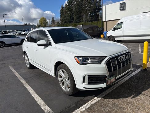 Used 2023 Audi Q7 3.0T Premium Plus image 3