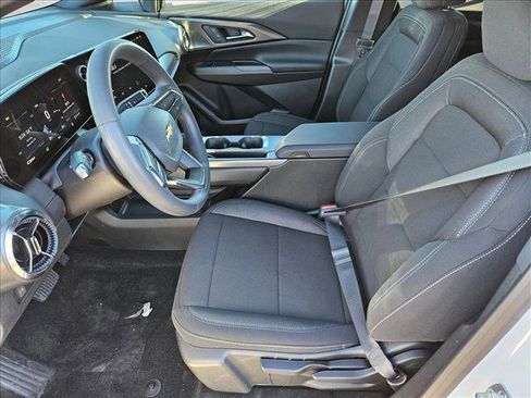 New 2026 Chevrolet Equinox EV LT image 4