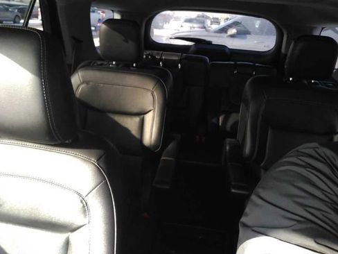 Used 2021 Ford Explorer Limited w/ Equipment Group 301A image 9