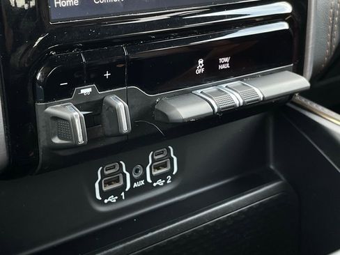 Used 2023 RAM 1500 Limited w/ Body Color Bumper Group image 19