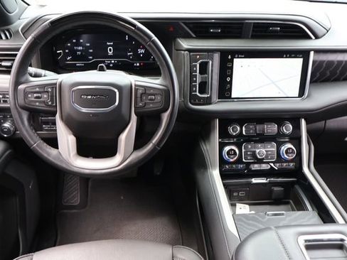 Used 2024 GMC Yukon Denali w/ Advanced Technology Package AWD/4WD image 18