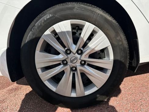 Used 2025 Nissan Sentra S image 29