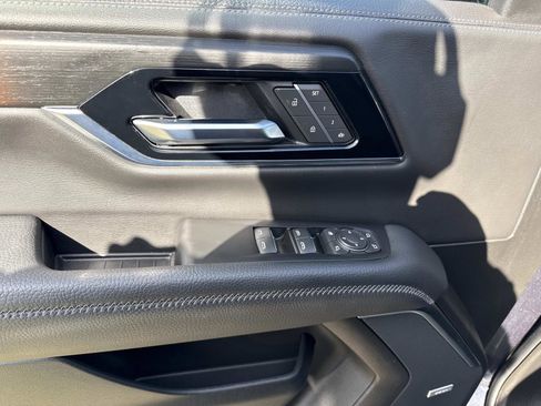 Used 2025 GMC Yukon Denali image 20