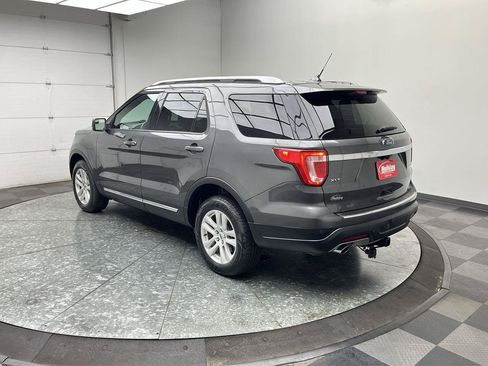 Used 2018 Ford Explorer XLT w/ Equipment Group 202A AWD/4WD image 35