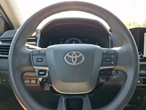Used 2025 Toyota Camry LE FWD image 18
