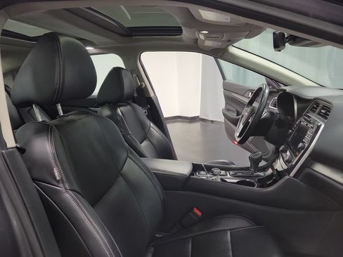 Used 2023 Nissan Maxima SL FWD image 29