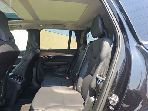 Used 2023 Volvo XC90 B6 Plus image 14