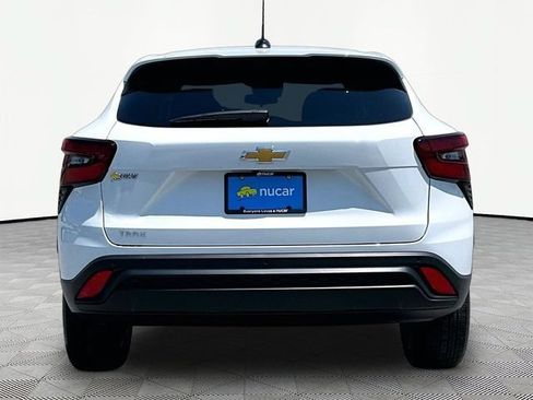 New 2026 Chevrolet Trax LS w/ LS Convenience Package FWD image 5