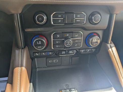 Used 2023 Chevrolet Tahoe High Country w/ Advanced Technology Package AWD/4WD image 22