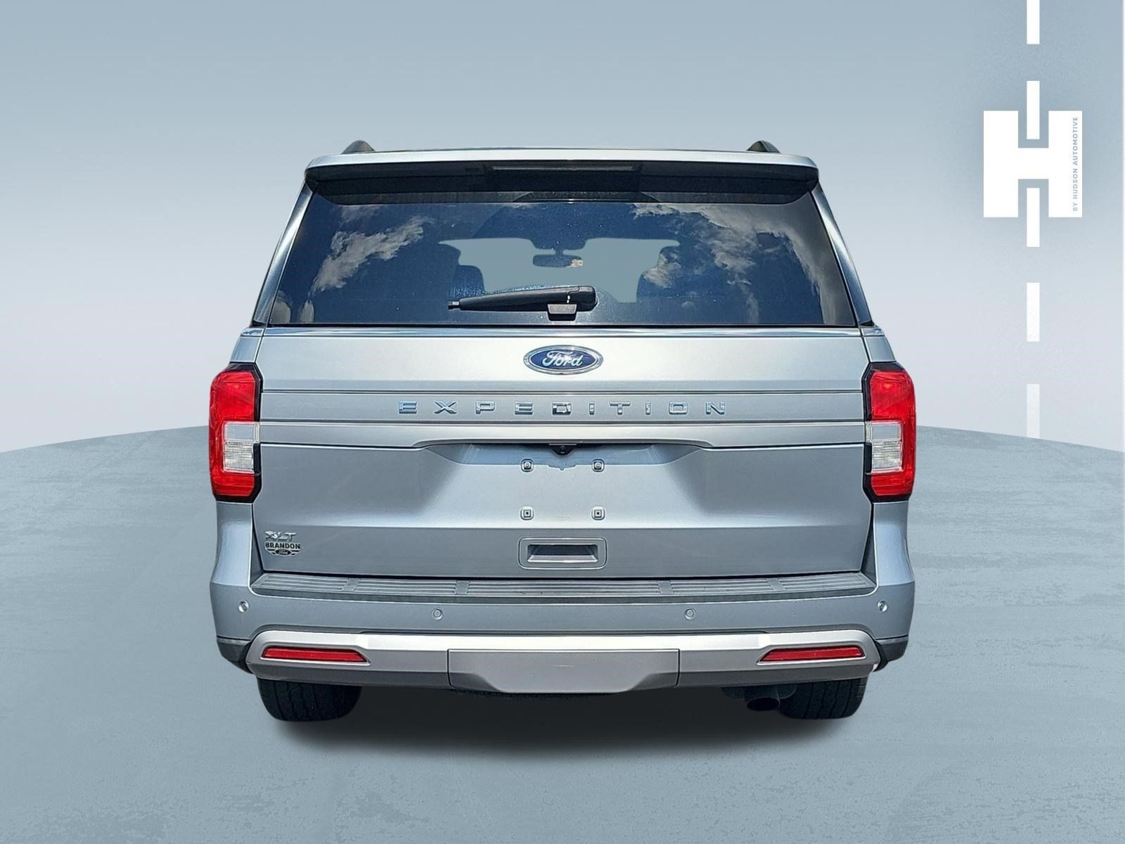 Used 2022 Ford Expedition XLT RWD image 4