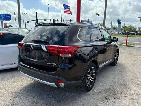 Used 2017 Mitsubishi Outlander GT AWD/4WD image 10
