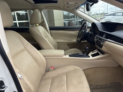 Used 2014 Lexus ES 350 w/ Luxury Package image 33