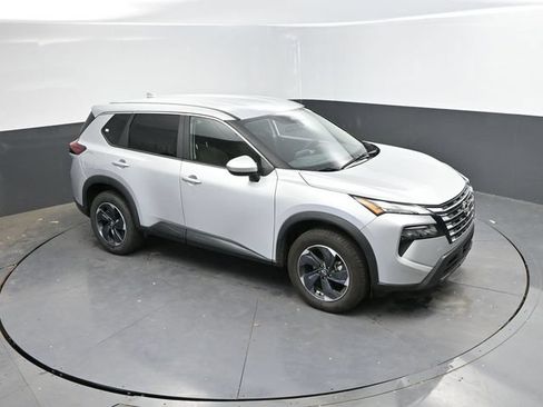 Used 2025 Nissan Rogue SV AWD/4WD image 37