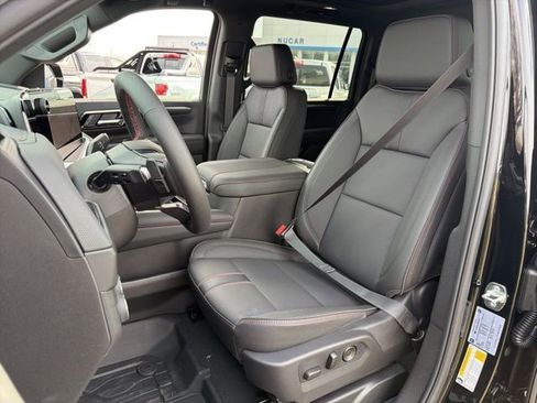 New 2026 Chevrolet Suburban RST image 13