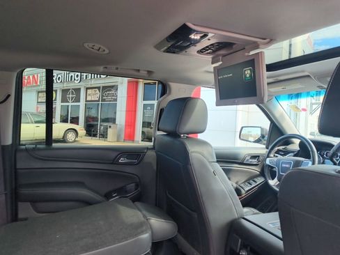 Used 2017 GMC Yukon XL SLT w/ Open Road Package image 16